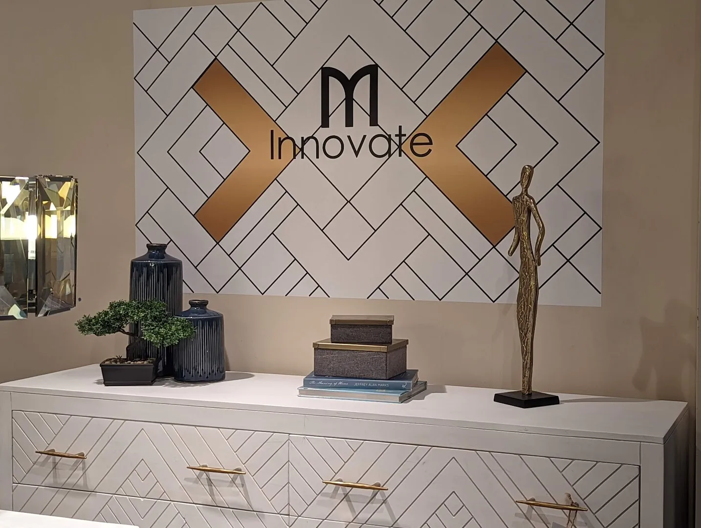 Professional showroom merchandising by Stageasily for tradeshows in Las Vegas